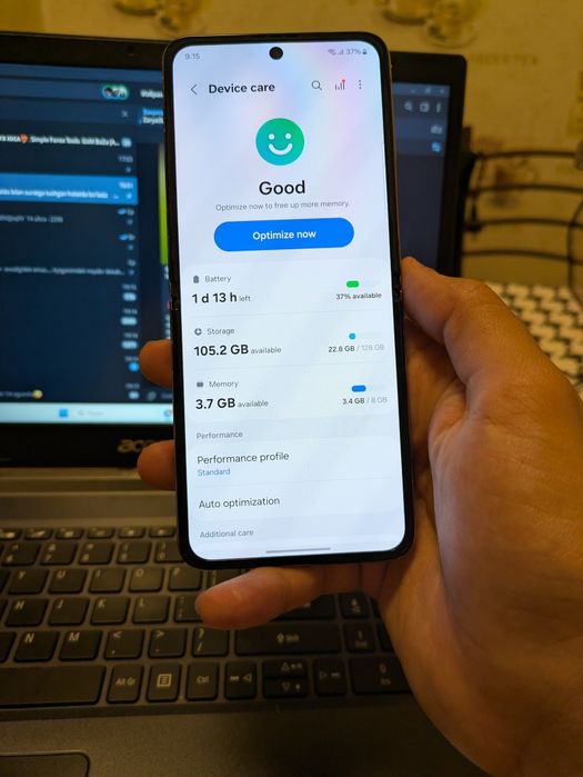 Samsung Galaxy Z Flip4 - среднем состояние 8/128 имей зарегистрирован