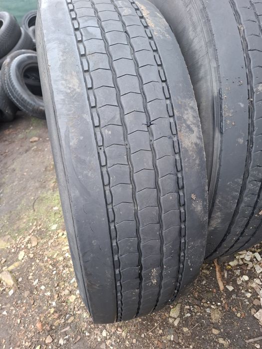 Vand 2 anvelope 315 80 22.5 michelin de direcție bune fara defecte
