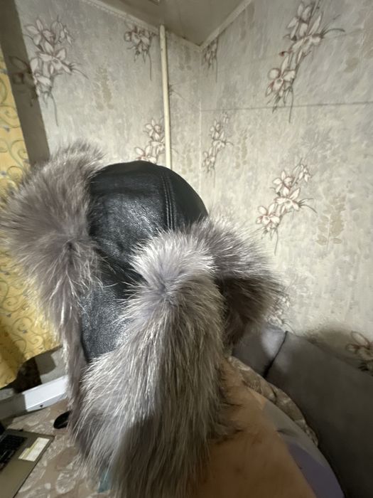 Продам шапку из натуральной кожи на чернобурке!