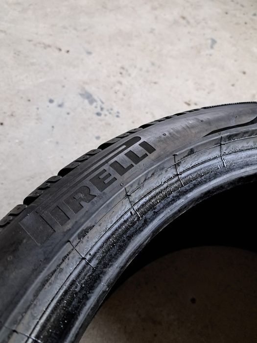 2 anvelope iarnă 275 35 r19 Pirelli