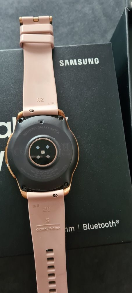 Samsung galaxy watch rose gold