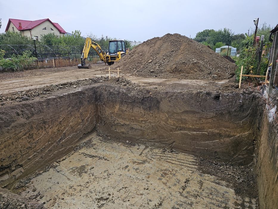 Buldoexcavator, miniexcavator, bobcat de închiriat  8x4 de închiriat