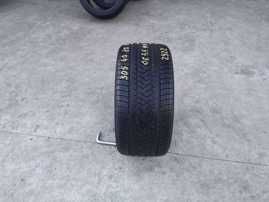 O anvelopa iarna 305 40 20 pirelli scorpion winter run flat7,5 mm 2922