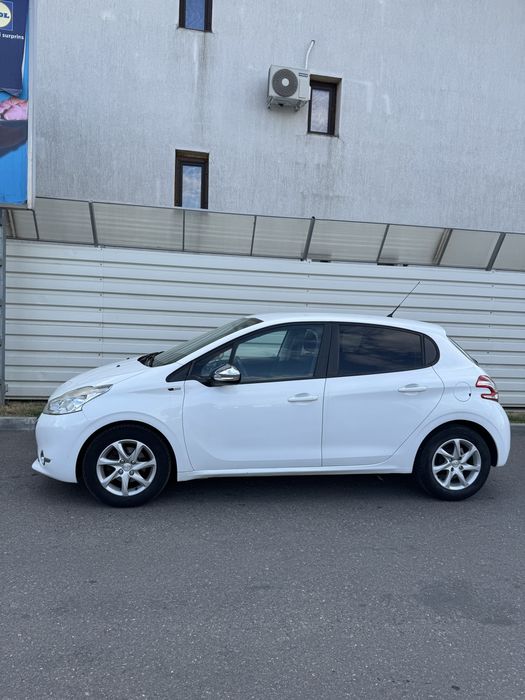 Peugeot 208, 1.4 diesel, 99500 km, 2015