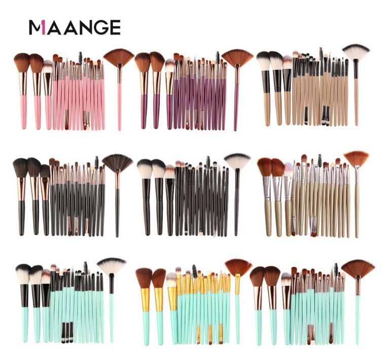 Комплект от 18 професионални четки за грим