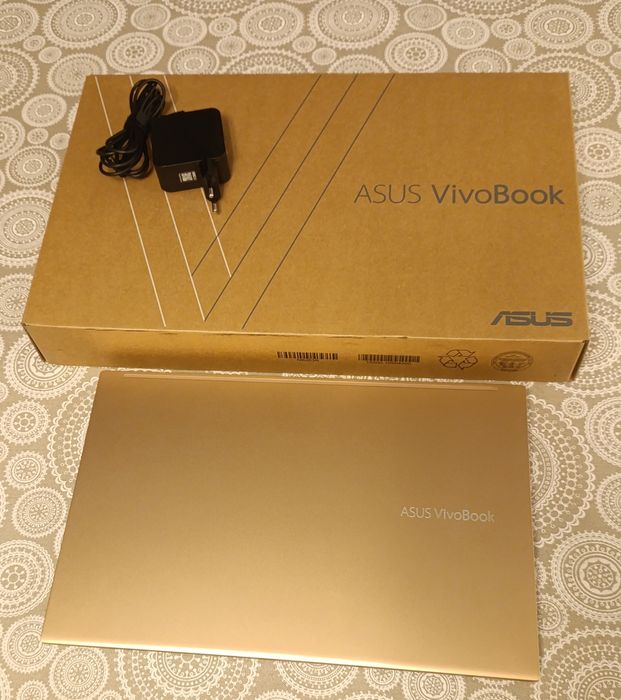 Vând Laptop ASUS VivoBook 15 - i7 Generația 11, Gold, Stare Excelentă