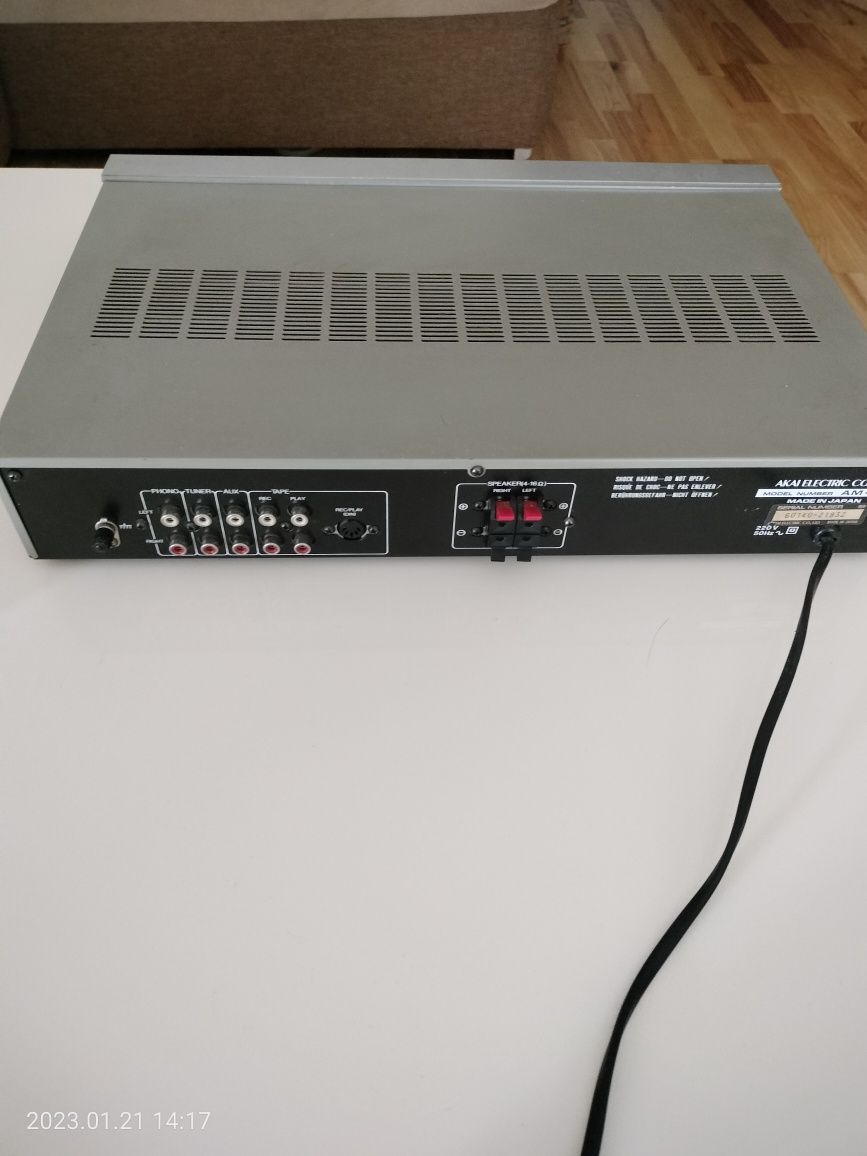 AKAI STEREO amplifier amplificator statie  MODEL AM-U11