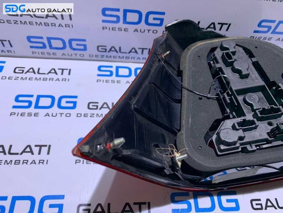 Stop Lampa Tripla Dreapta VW Golf 4 Hatchback 1998 - 2005 Cod 1J6945096T