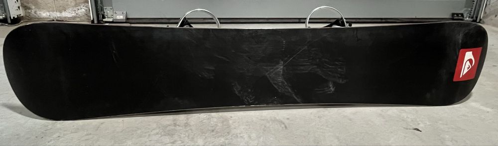 Сноуборд и автомати на Quicksilver 160см