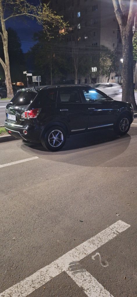Vand Nissan qashqai 4x4full