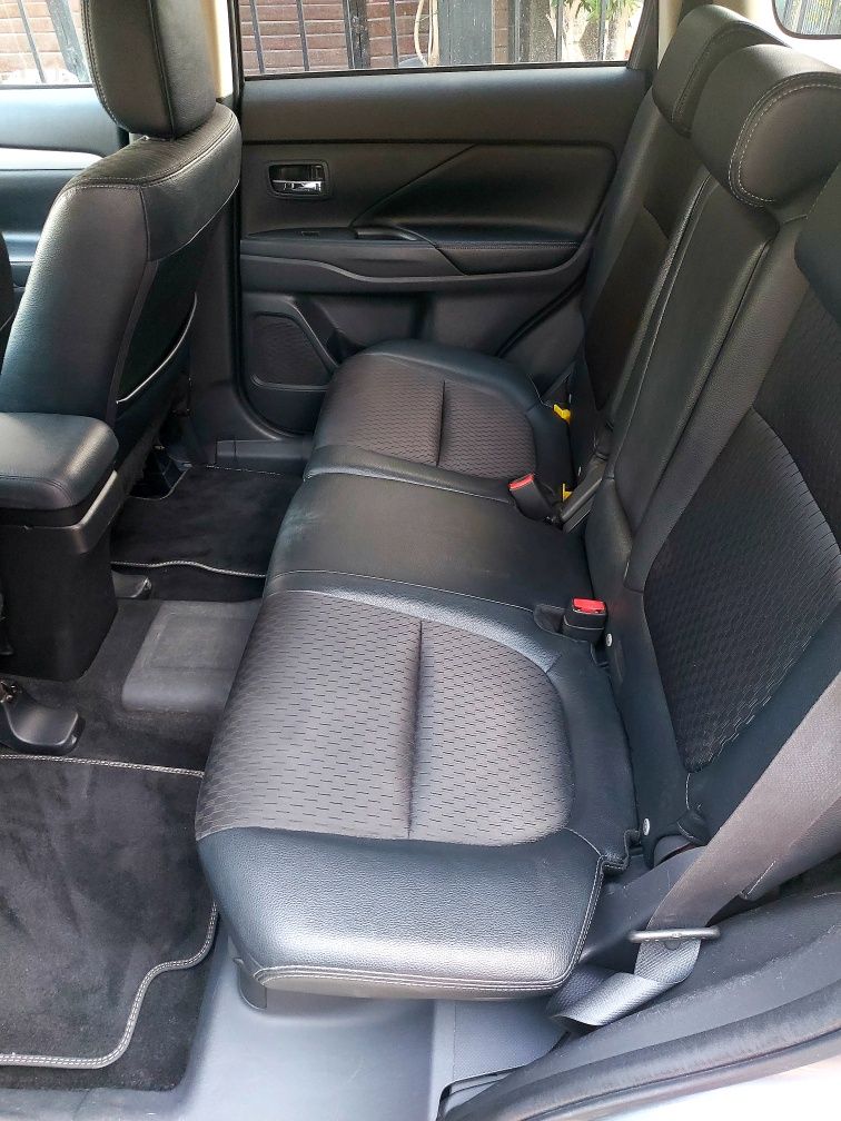 Mitsubishi Outlander 2.0 phev plug in hibrid