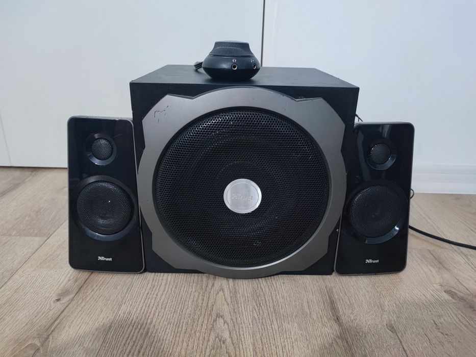 Sistem audio Trust 2.1 subwoofer si 2 sateliti