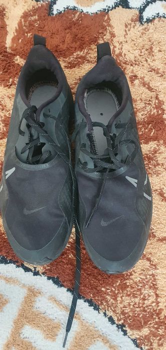 Adidasi  de alergat ne purtati pret 200 lei