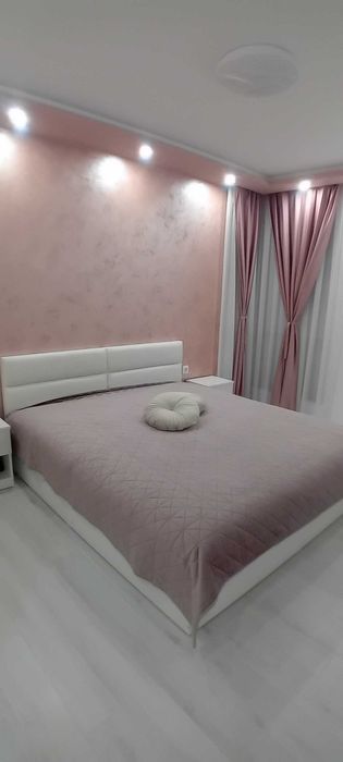 Спален комплект,състои се от гардероб,спалня с матрак и скрин