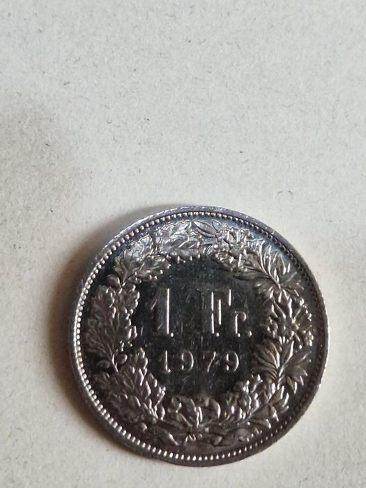 Монеты в общем 8 монет