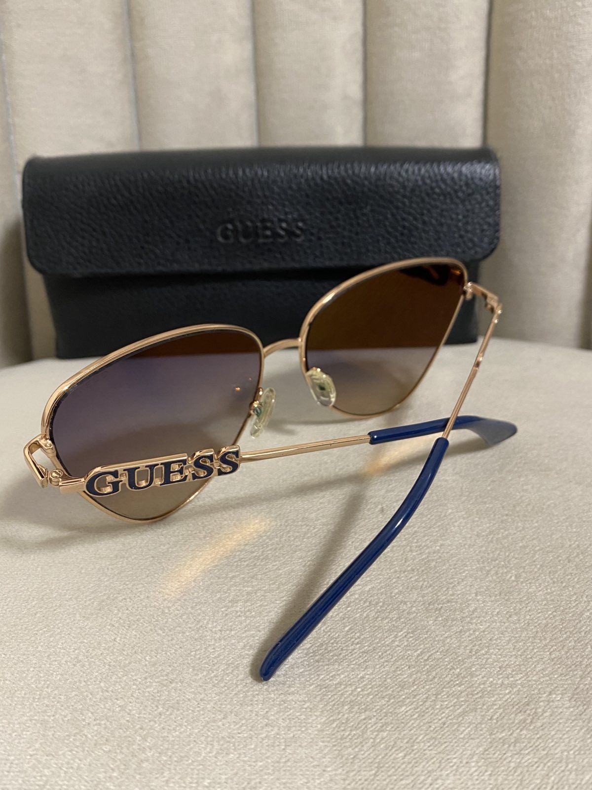 Слънчеви очила "Guess"