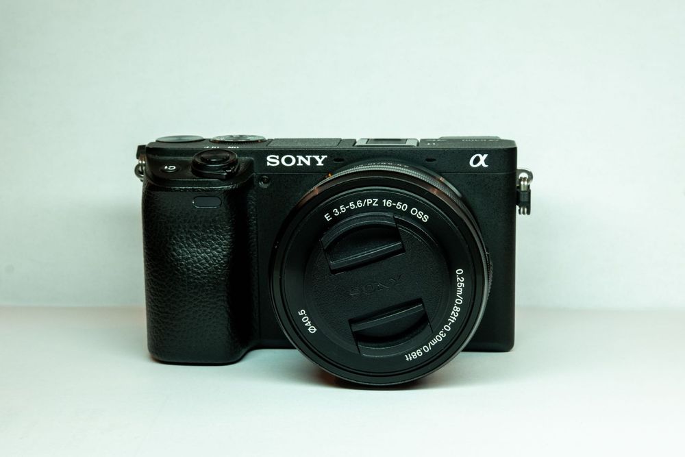 Фотоапарат Sony Alpha A6400 + подарък Extension tubes 10mm и 16mm