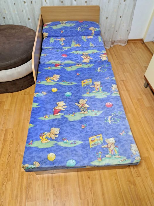 Детская кровать , длины регулируется.