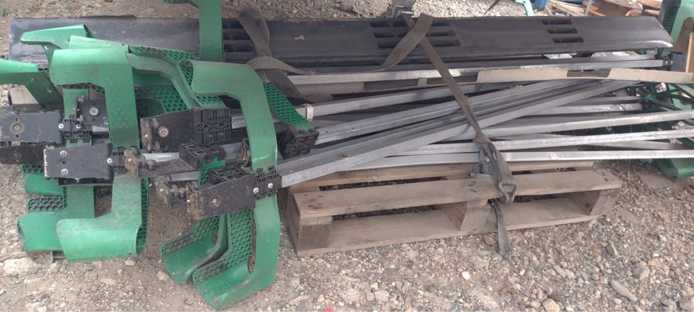 Dezmembrez semiremorci Krone si Schmitz
