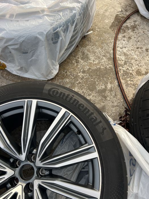 Гуми с Джанти от Ауди Q8 2025 - 285/45/21