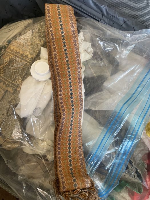 Costum national de peste 70 de ani