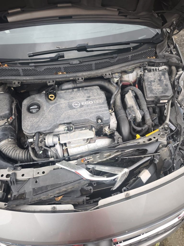 Opel astra k 2016 1.4turbo benzina euro 6 avariata import Germania