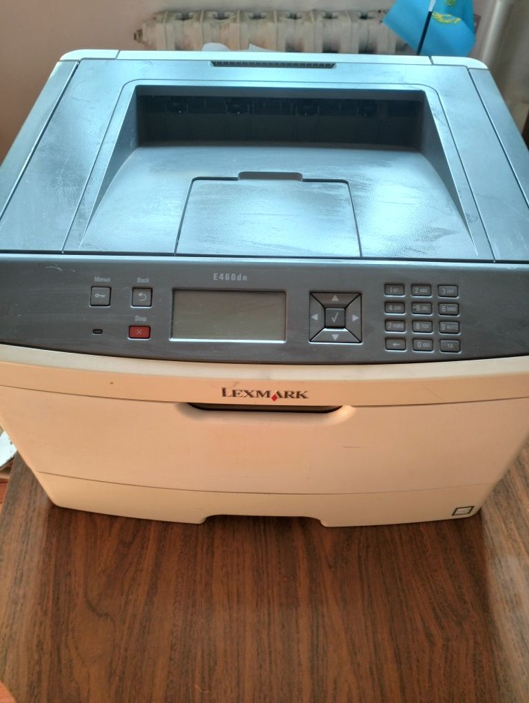 Продам принтер Lexmark E460dn