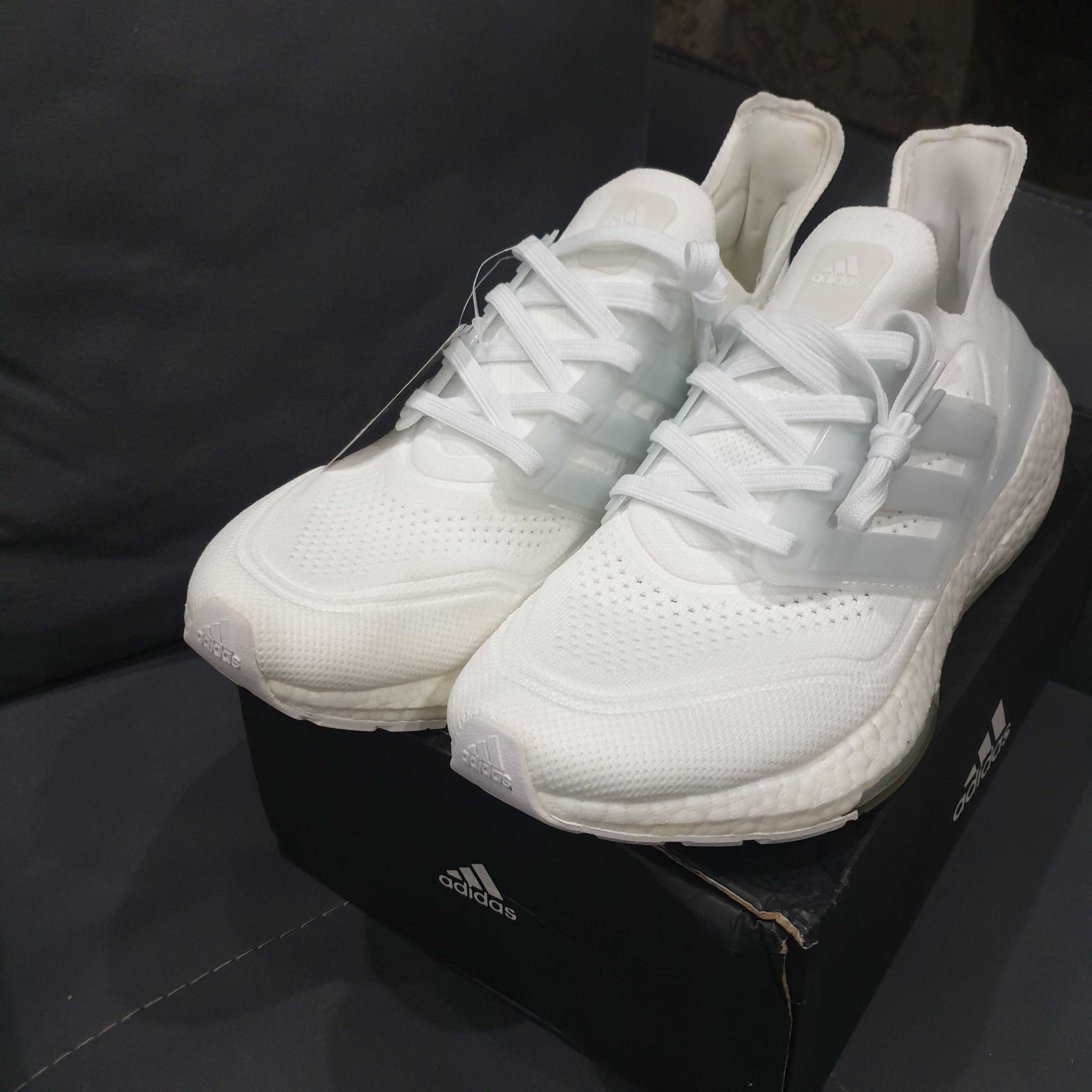 Кроссовки Adidas Ultraboost новые