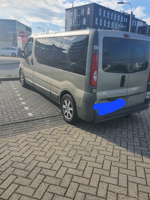 Opel Vivaro 2.0l 8+1 locuri