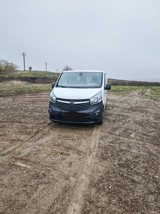 Opel vivaro 2015