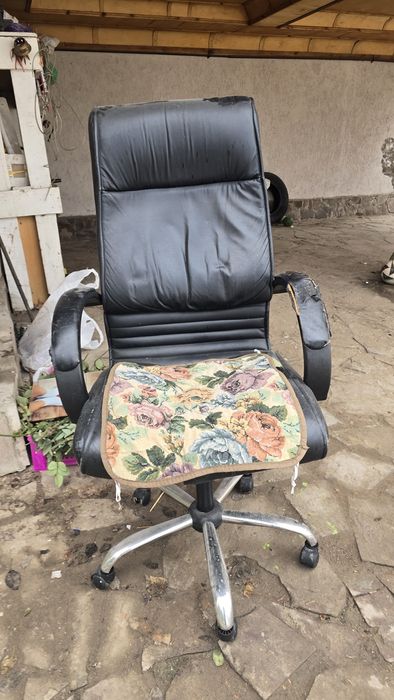 Кресло кожаное офисное бу