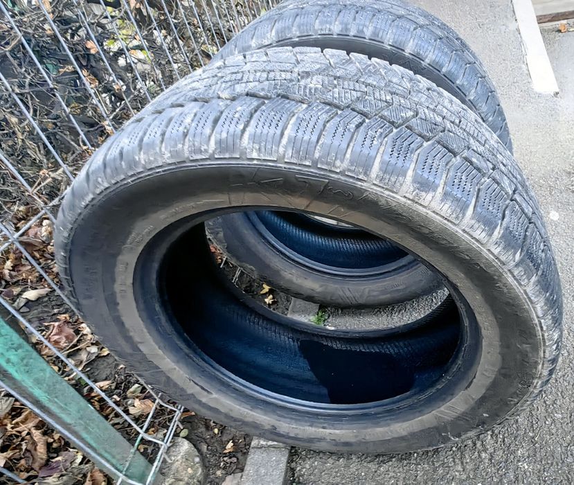 Anvelope iarnă Viking 235 55 R17 cauciucuri împreună la 200 lei