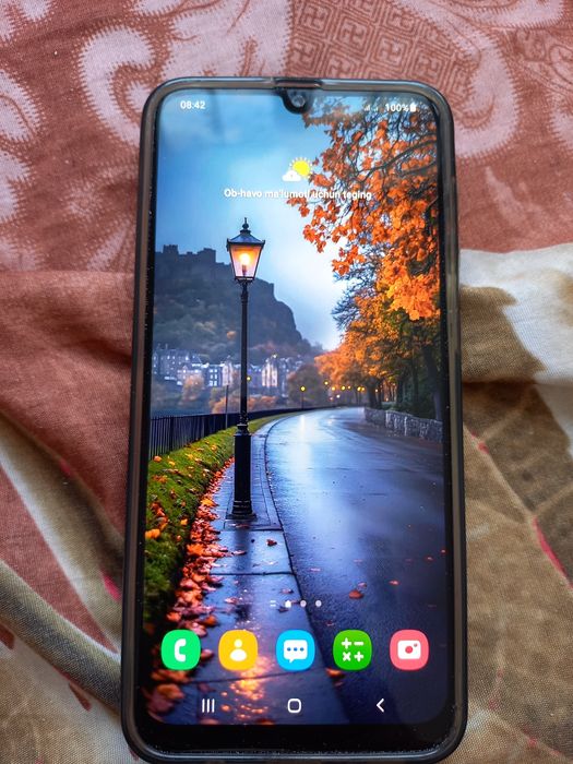 Samsung Galaksi A30 idiyalniy