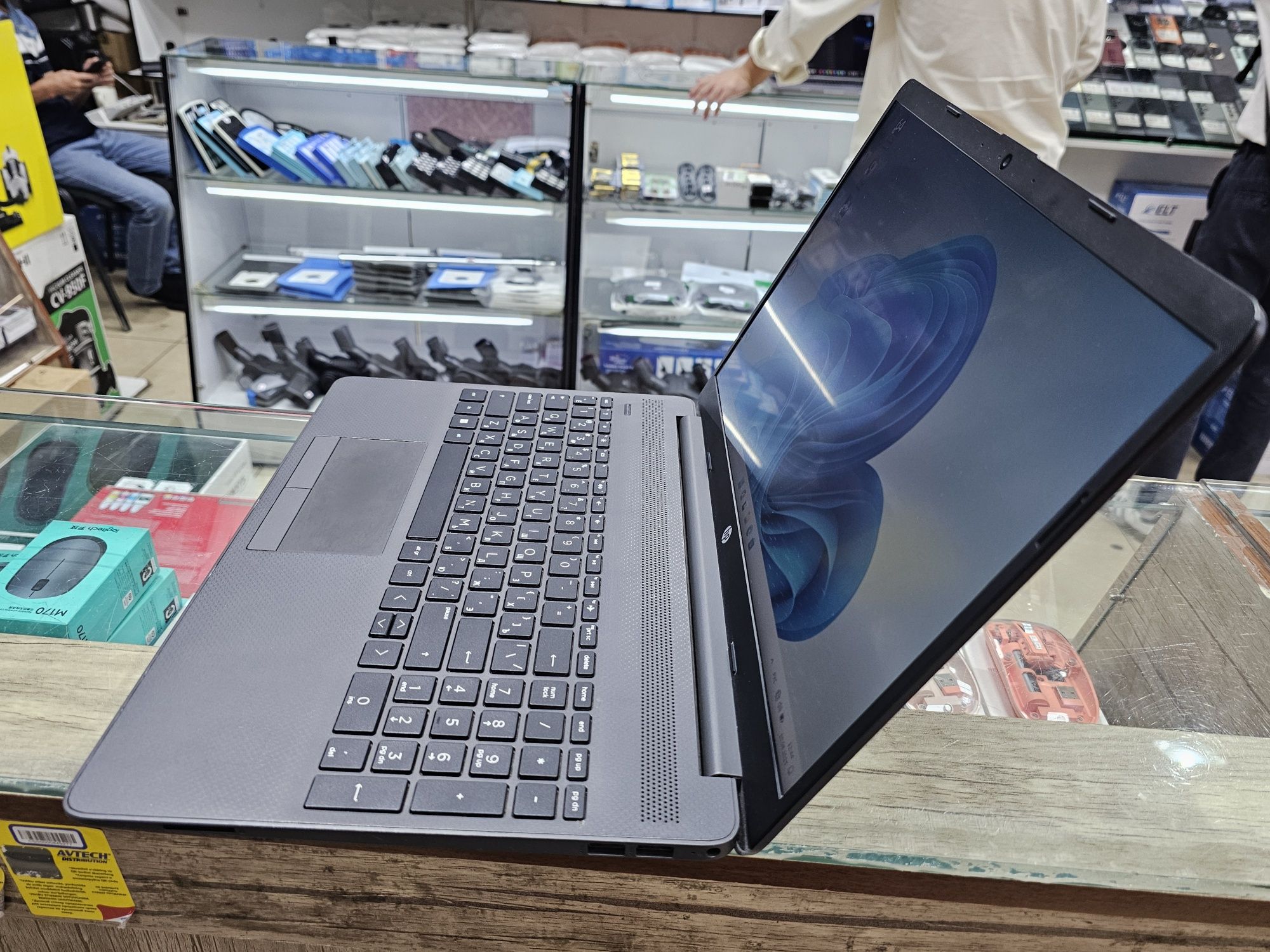 HP 250 G8  для дома и офиса!