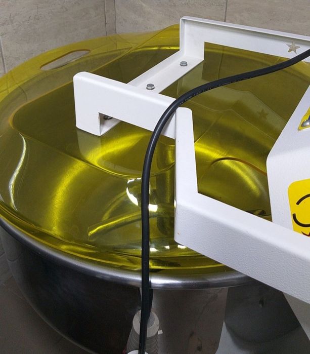 Amestecător/malaxor aluat ,carne cu furca ,din inox. Capacitate 120l.