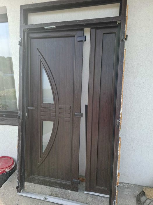 usa metalica la intrare in casa