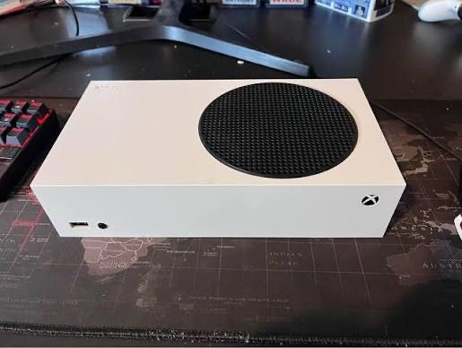 Xbox series s 1 джойстик