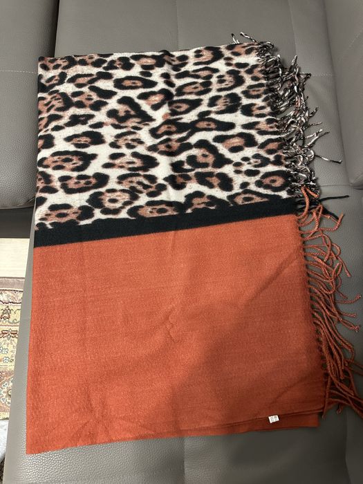 Шарф большой мягкий с кисточками 187 на 70