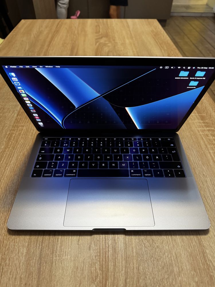 Macbook pro 2017 8/256