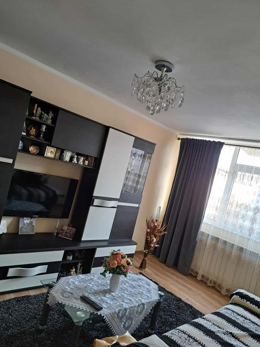 Vand apartament 4 camere