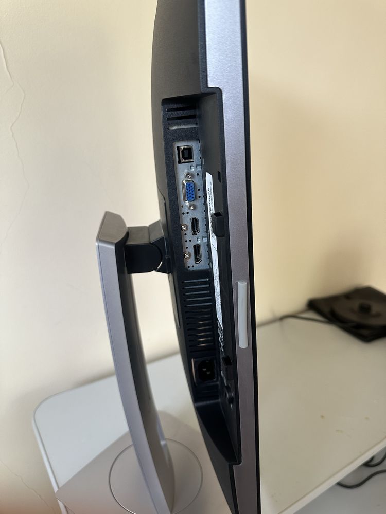 Мониторы Hp 21.5 диагональ и 19 диагональ