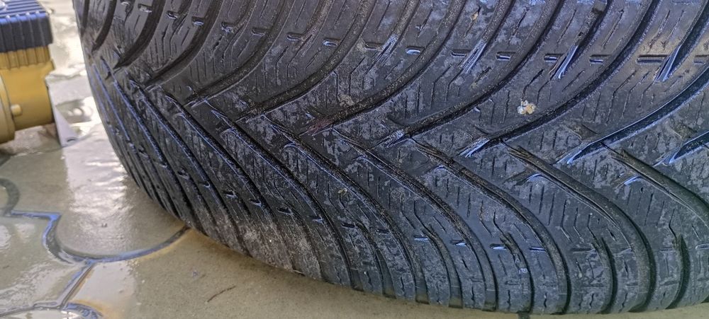 Roți complete de iarnă ptr BMW 5x120 în stare foarte bună pe 16