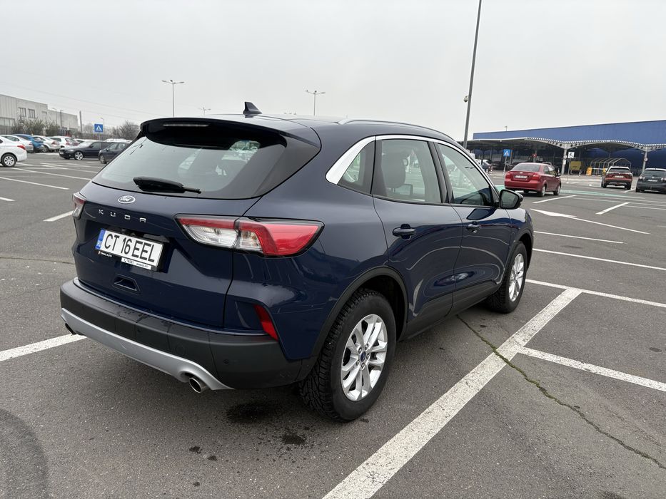 Ford Kuga 2023 benzina 63.000 km