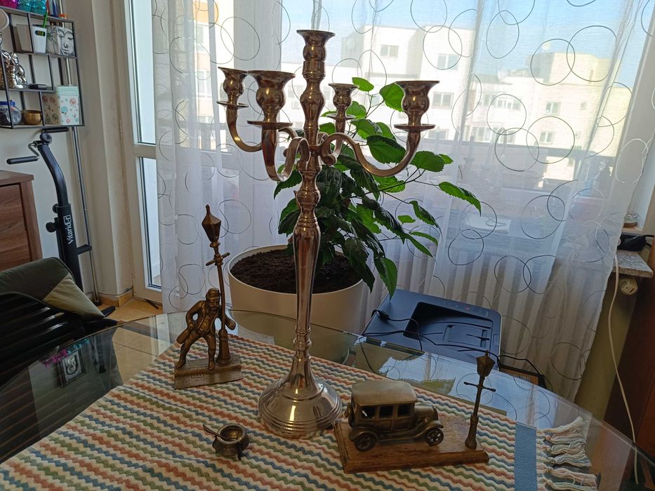 Vând obiecte de arta antichității