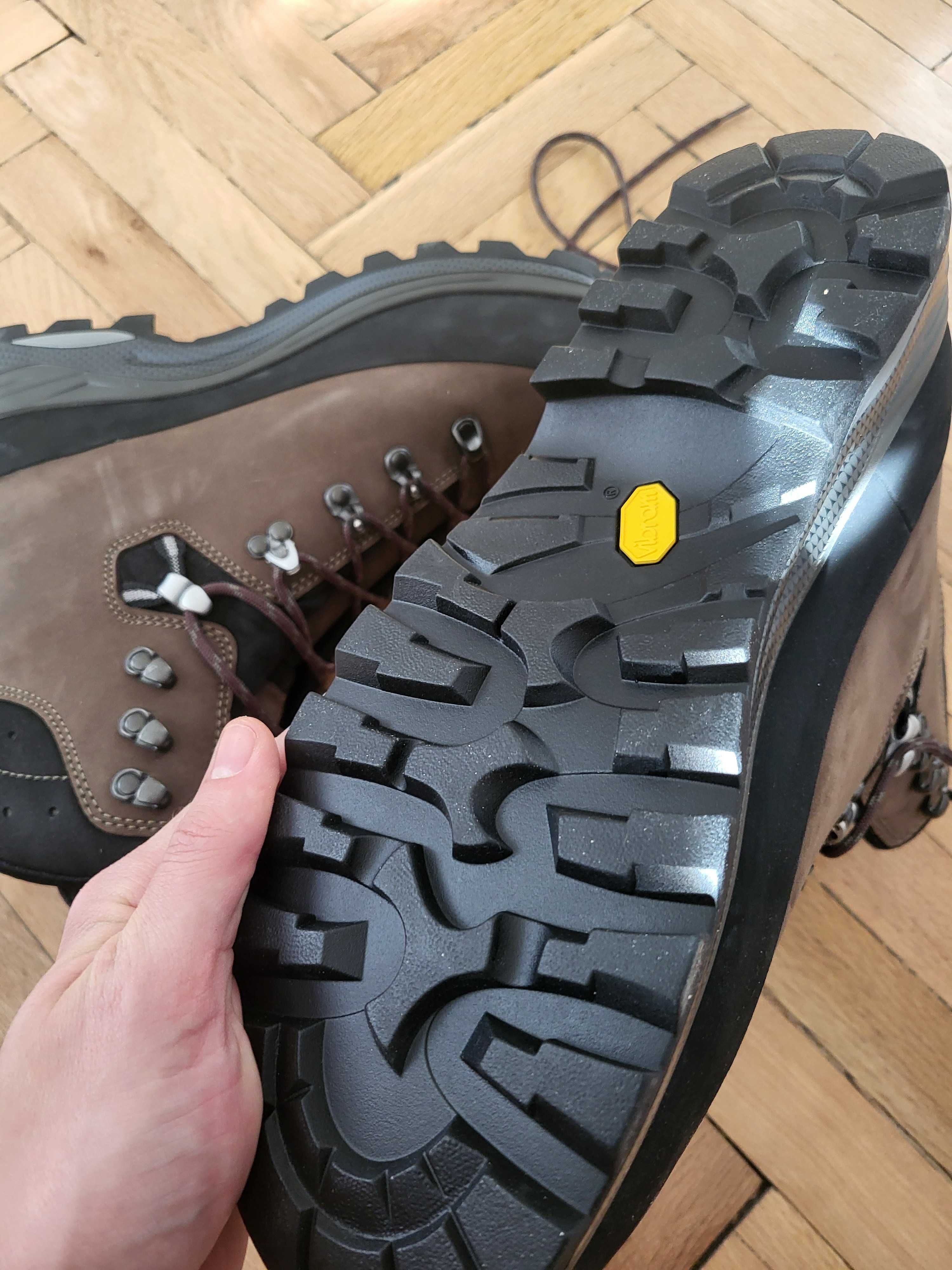 Планински обувки Lowa Tibet GTX, нови номер 44.5 281мм. стелка.