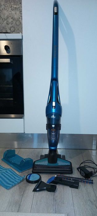 Philips PowerPro Aqua FC6077 — безжична прахосмукачка 3-в-1