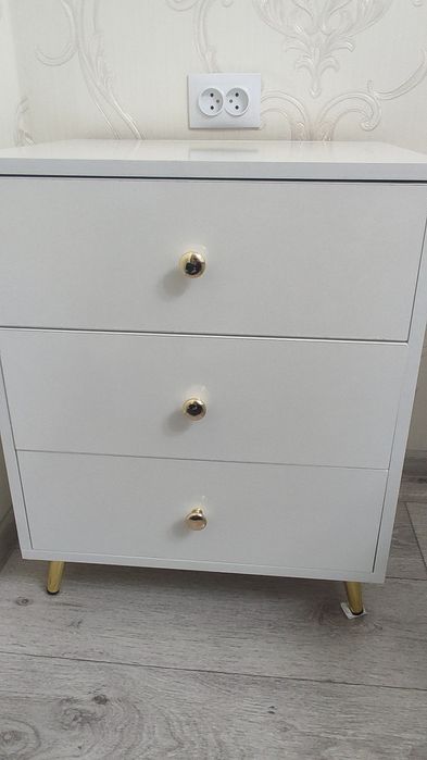 Прикроватные тумбочки (2 шт) цена за одну