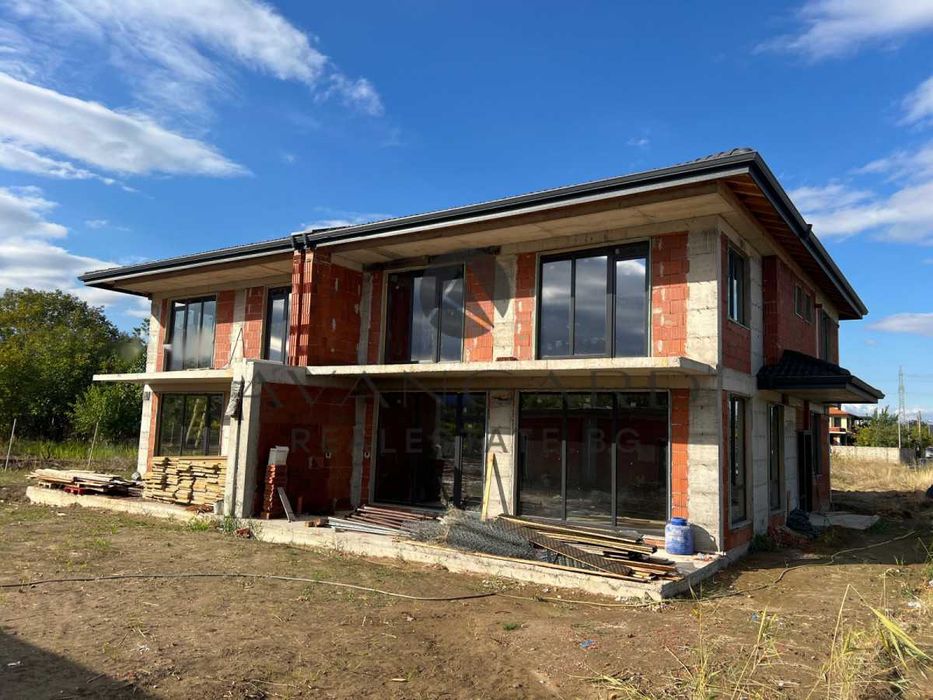 оф.24210 Две къщи близнак с акт 14/ Беломорски