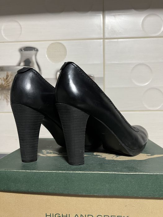 Pantofi cu toc din piele