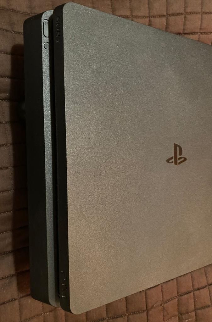 Consola Playstation 4 Slim 1 TB